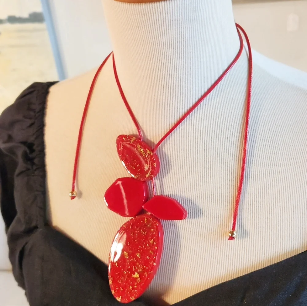 Reversible Bright Red Acrylic with Gold Flakes Necklace with Earrings Set - Picture 12 of 17